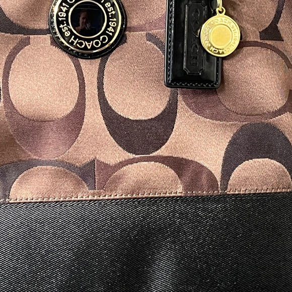 Coach Brown/Black Signature Canvas & Patent Leather Tote F 20018 - Picture 4 of 15